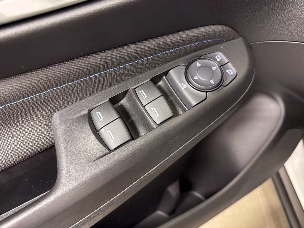 2025 Summit White Buick Envista Sport Touring FWD SUV
