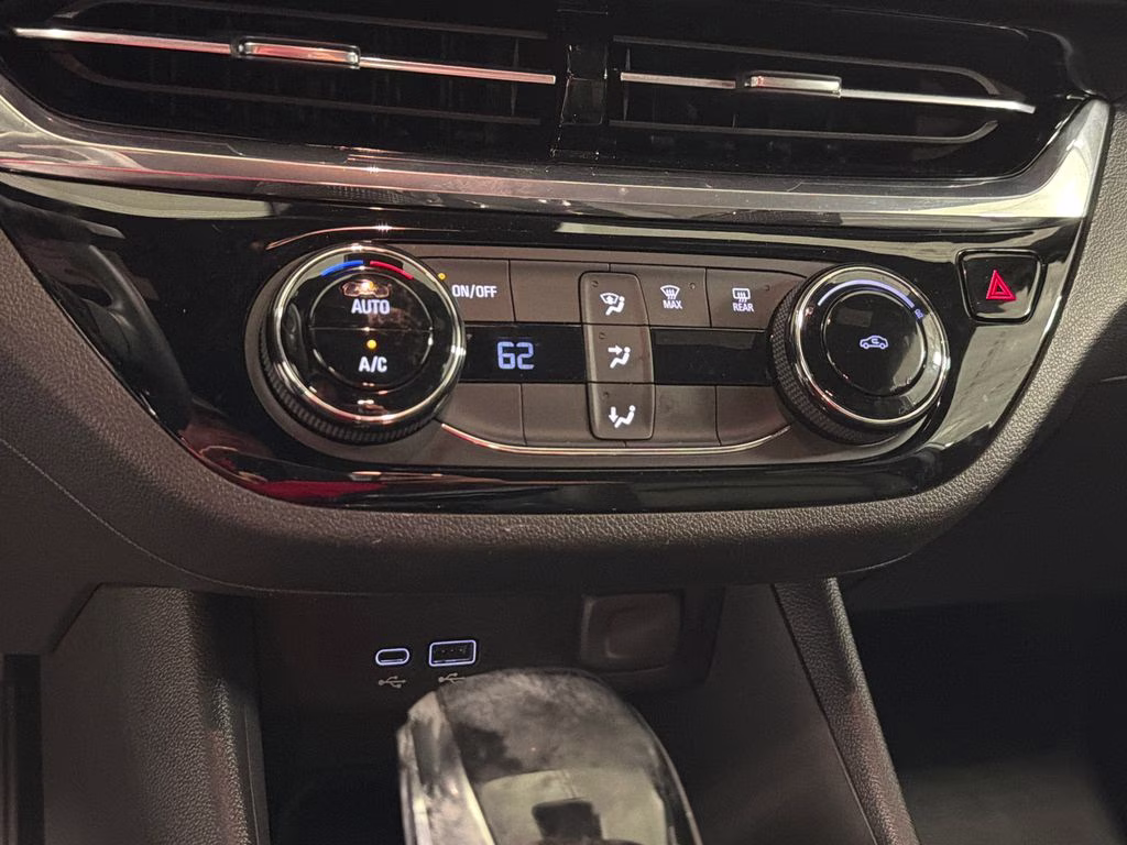 2025 Summit White Buick Envista Sport Touring FWD SUV