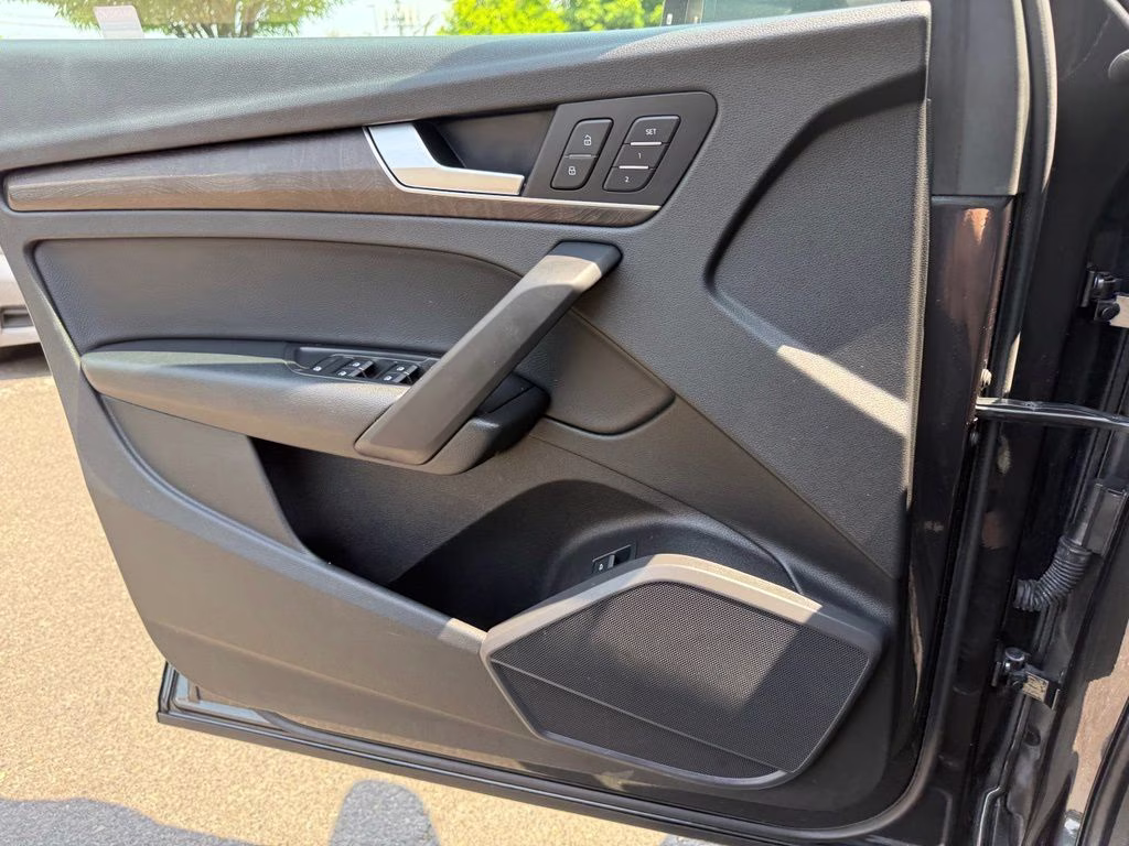 2018 Gray Metallic Audi Q5 2.0T AWD SUV