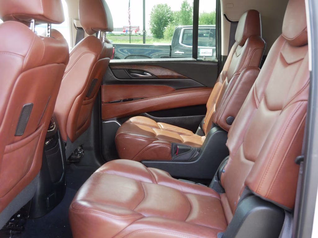 2016 Crystal White Tricoat Cadillac Escalade ESV Luxury 4X4 SUV