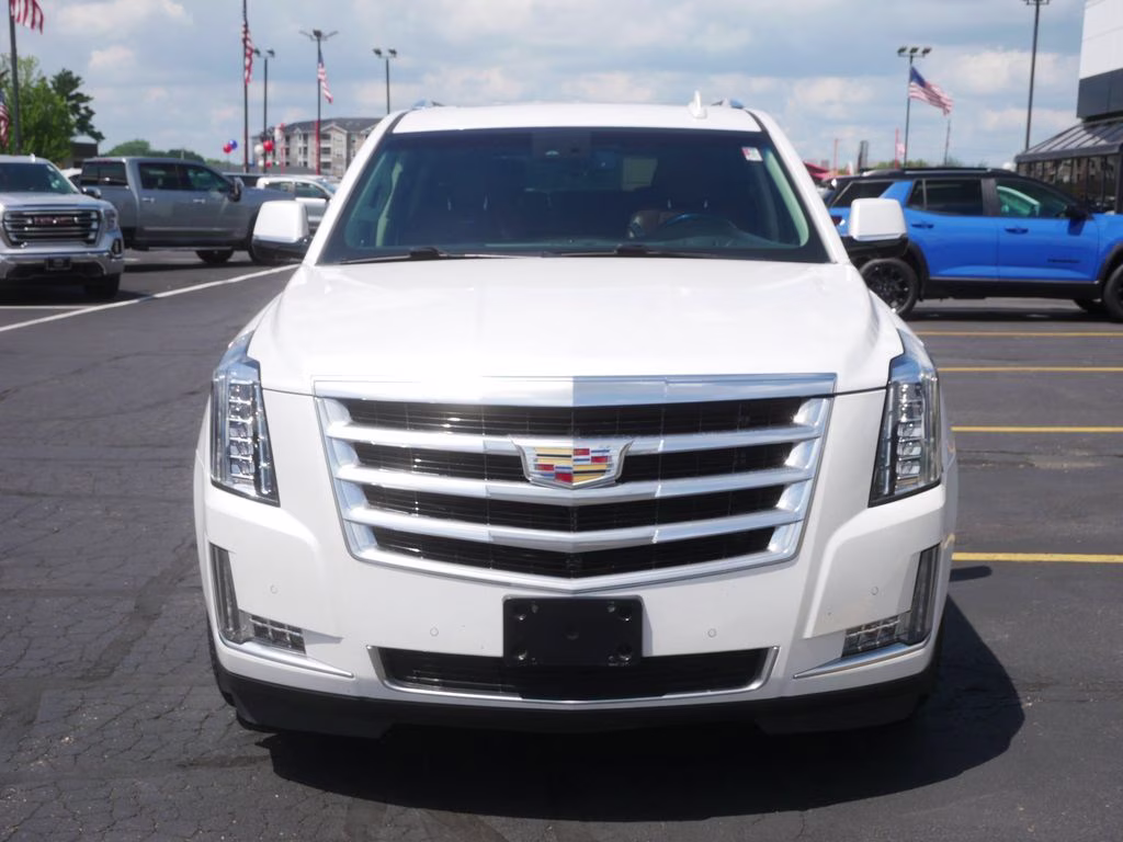 2016 Crystal White Tricoat Cadillac Escalade ESV Luxury 4X4 SUV