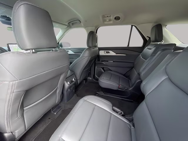 2026 Space White Metallic Ford Explorer Active RWD SUV
