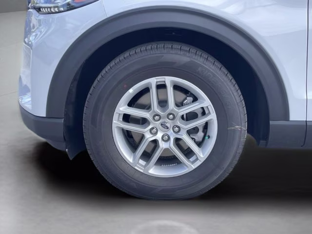 2026 Space White Metallic Ford Explorer Active RWD SUV