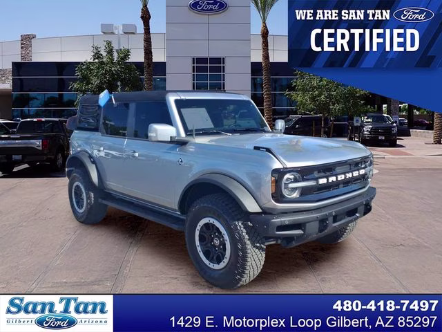 2024 Silver Metallic Ford Bronco Outer Banks 4X4 SUV