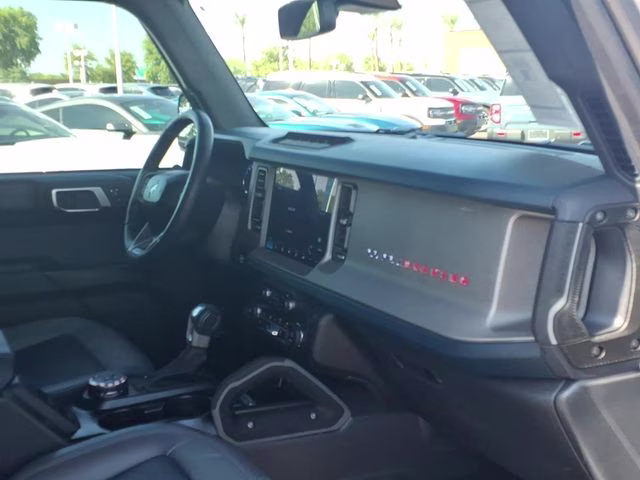 2024 Silver Metallic Ford Bronco Outer Banks 4X4 SUV