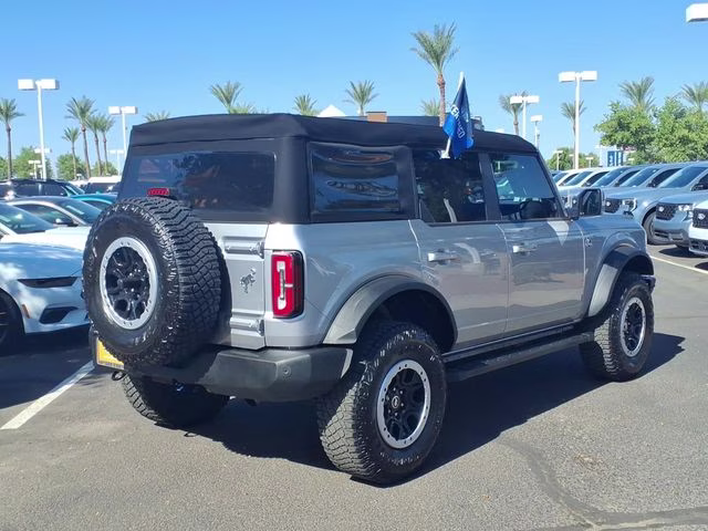 2024 Silver Metallic Ford Bronco Outer Banks 4X4 SUV
