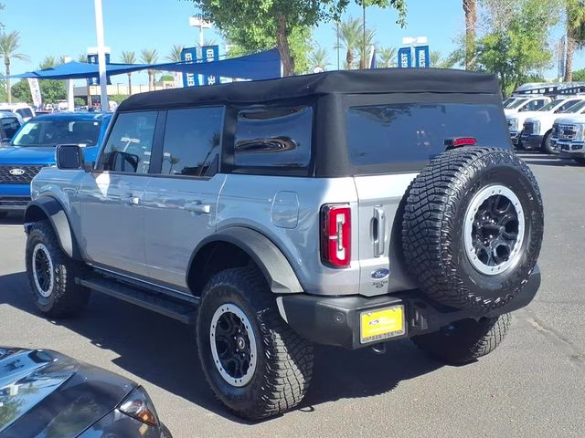 2024 Silver Metallic Ford Bronco Outer Banks 4X4 SUV