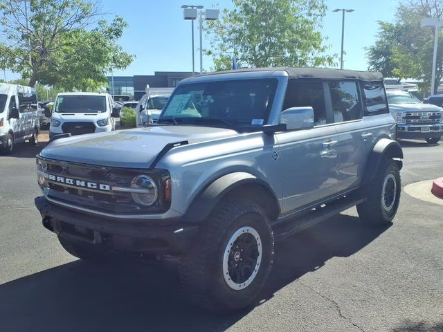 2024 Silver Metallic Ford Bronco Outer Banks 4X4 SUV