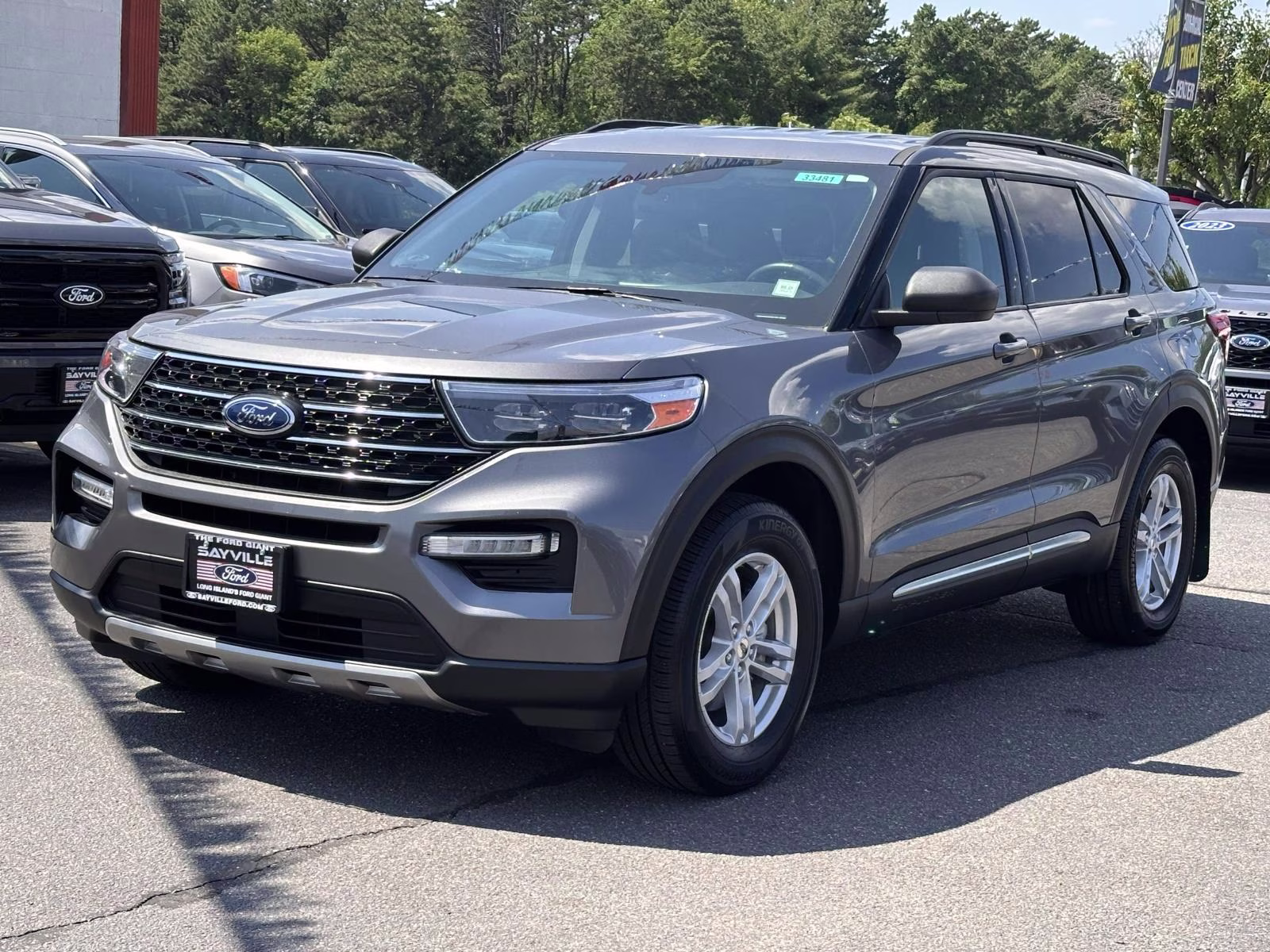 2022 Carbonized Gray Metallic Ford Explorer XLT 4WD 4X4 SUV