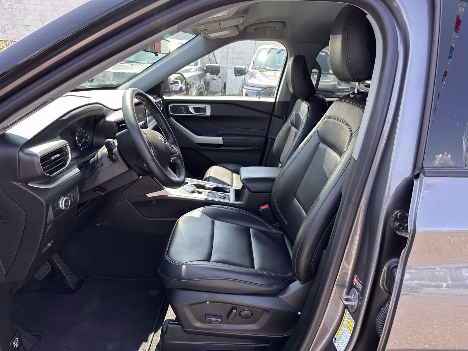 2022 Carbonized Gray Metallic Ford Explorer XLT 4WD 4X4 SUV