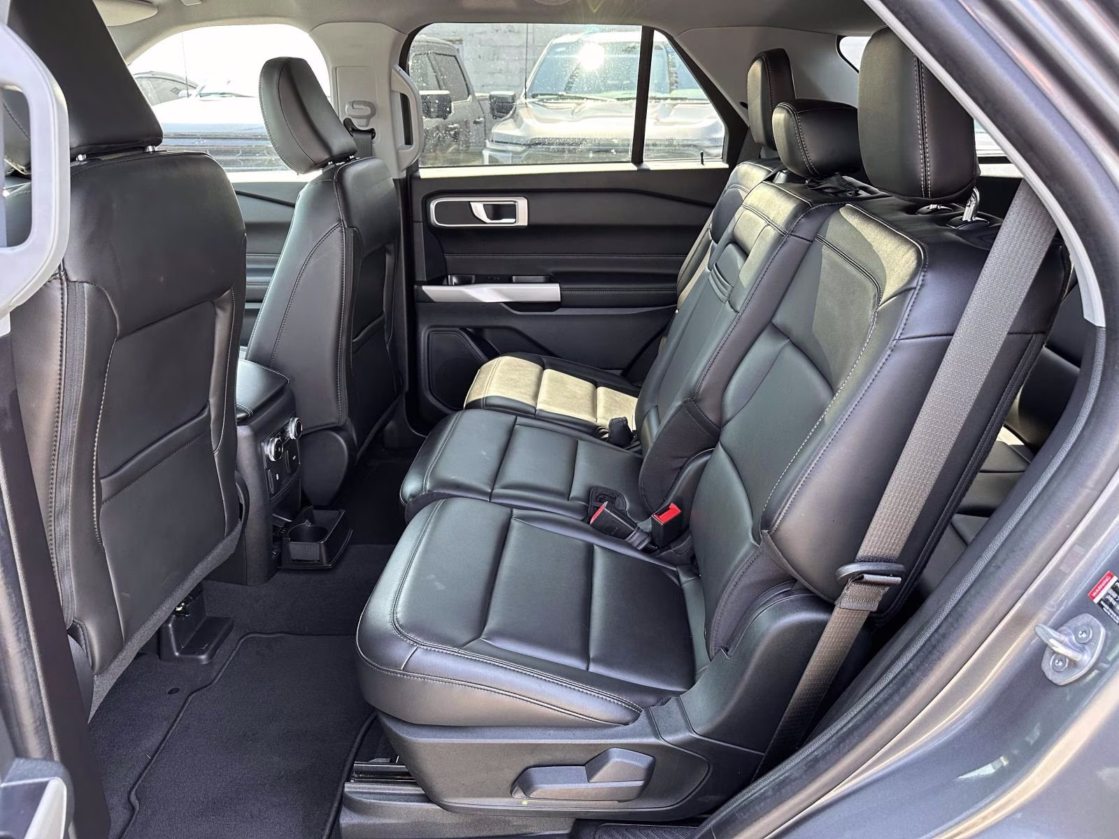 2022 Carbonized Gray Metallic Ford Explorer XLT 4WD 4X4 SUV