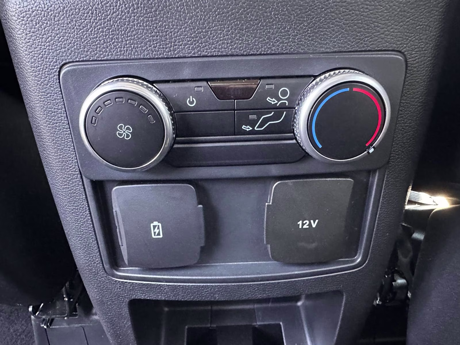 2022 Carbonized Gray Metallic Ford Explorer XLT 4WD 4X4 SUV