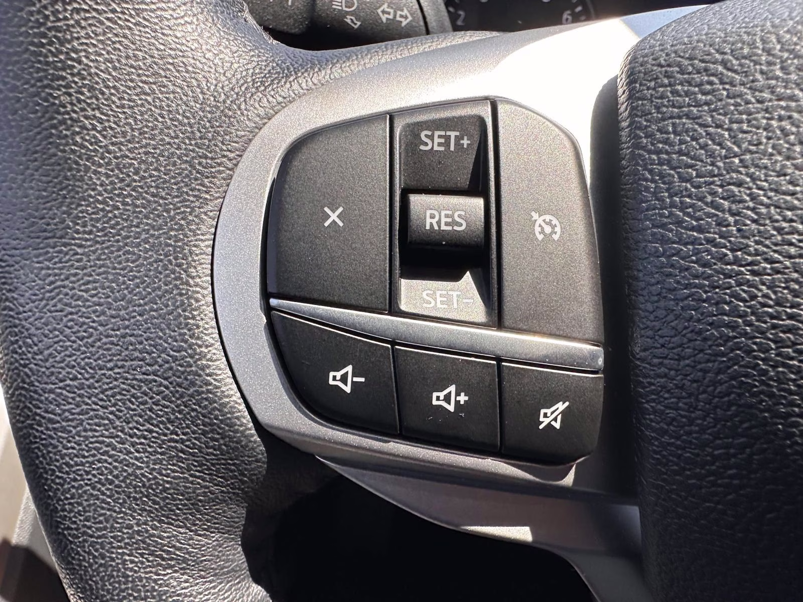 2022 Carbonized Gray Metallic Ford Explorer XLT 4WD 4X4 SUV