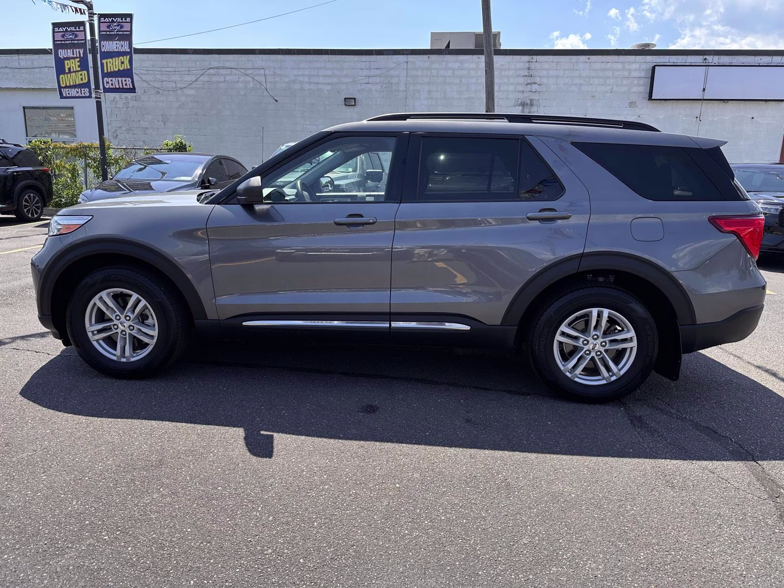 2022 Carbonized Gray Metallic Ford Explorer XLT 4WD 4X4 SUV