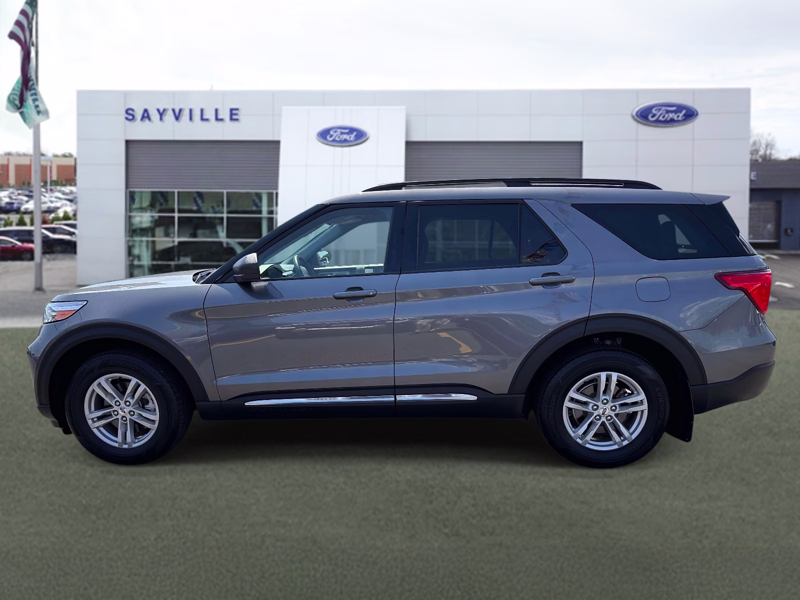 2022 Carbonized Gray Metallic Ford Explorer XLT 4WD 4X4 SUV