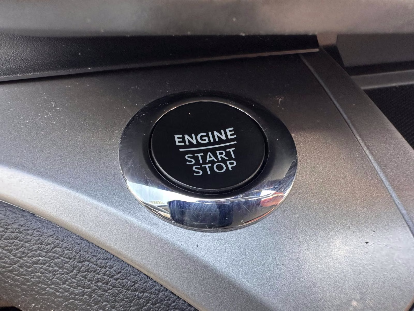 2022 Carbonized Gray Metallic Ford Explorer XLT 4WD 4X4 SUV