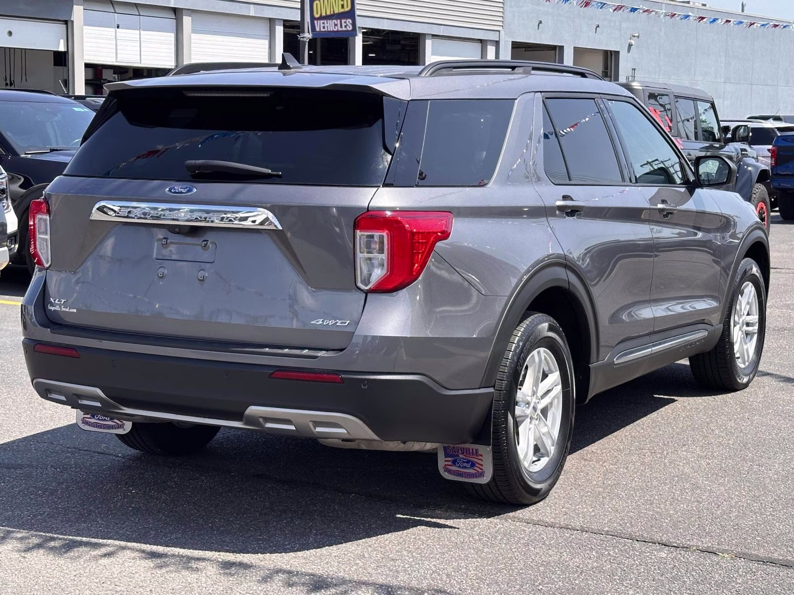 2022 Carbonized Gray Metallic Ford Explorer XLT 4WD 4X4 SUV
