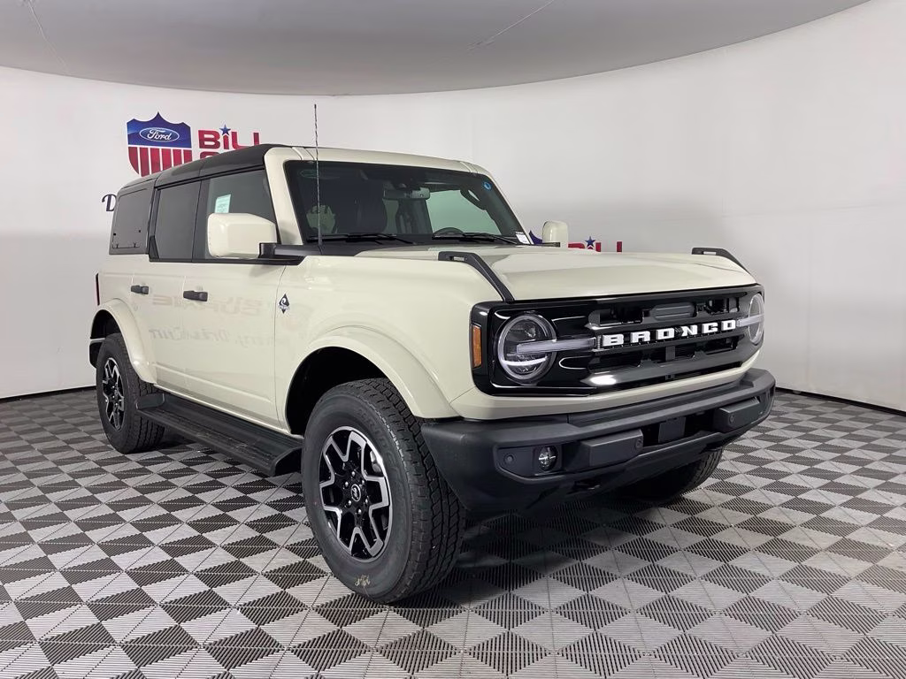 2026 Desert Sand Ford Bronco Outer Banks 4X4 SUV