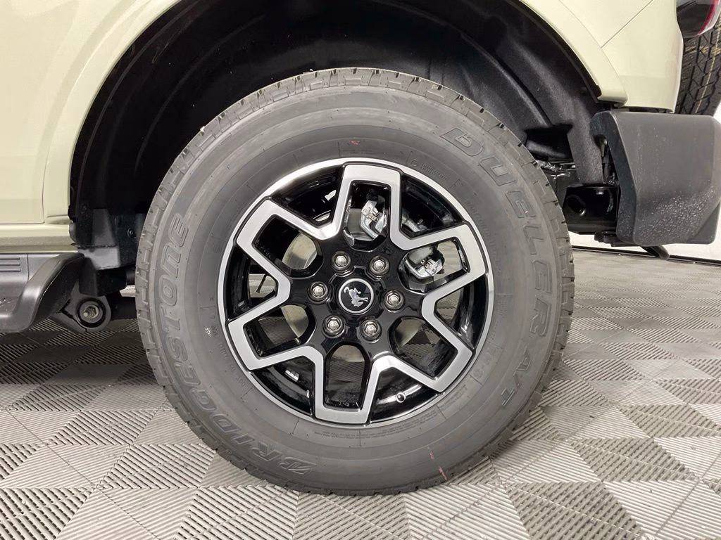 2026 Desert Sand Ford Bronco Outer Banks 4X4 SUV