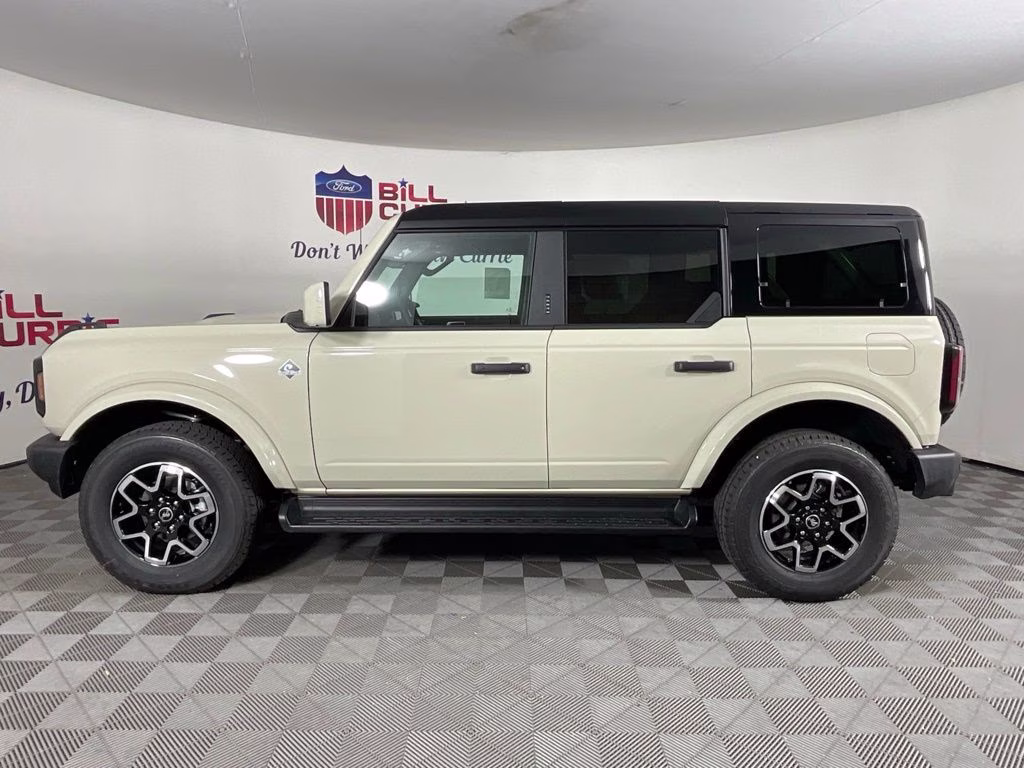 2026 Desert Sand Ford Bronco Outer Banks 4X4 SUV
