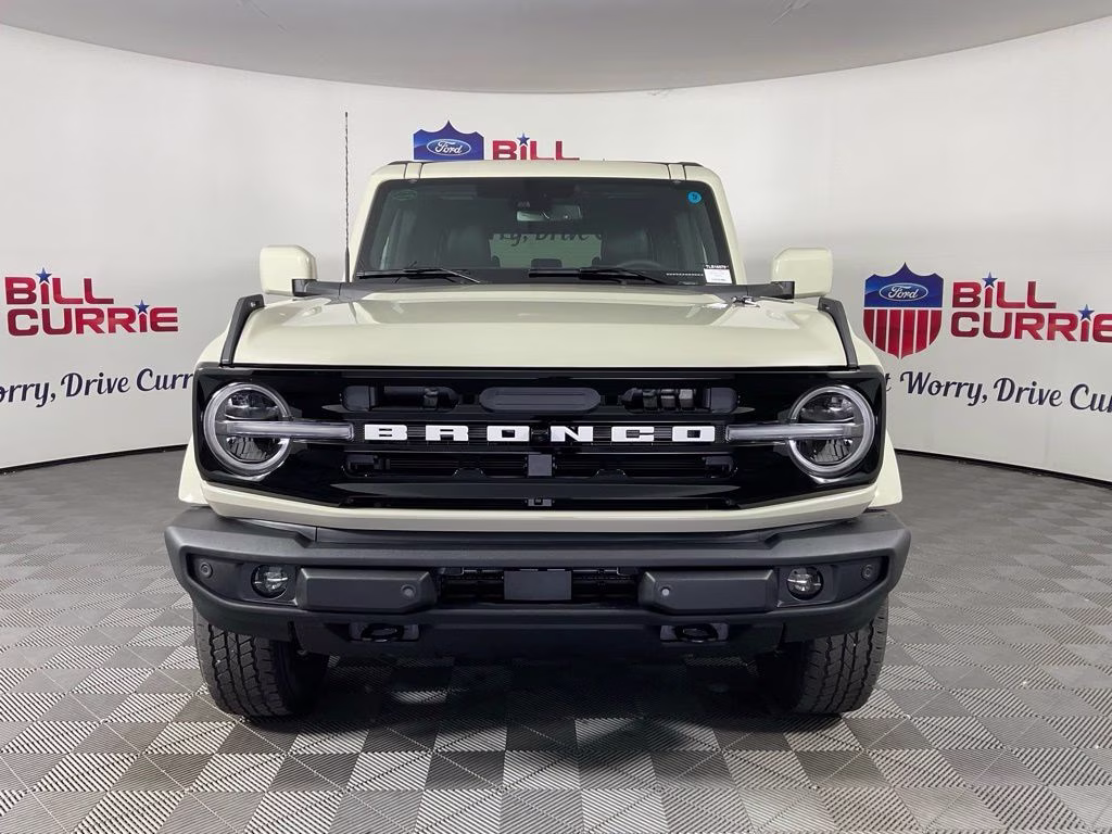 2026 Desert Sand Ford Bronco Outer Banks 4X4 SUV