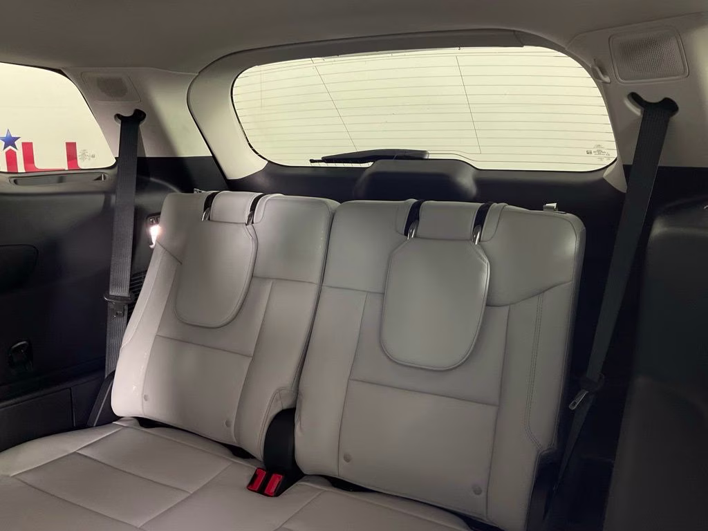 2026 White Metallic Ford Explorer Platinum 4X4 SUV