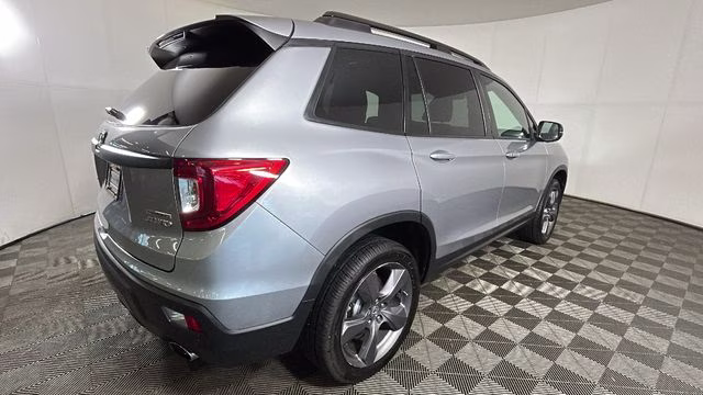 2021 Lunar Silver Metallic Honda Passport Touring AWD SUV
