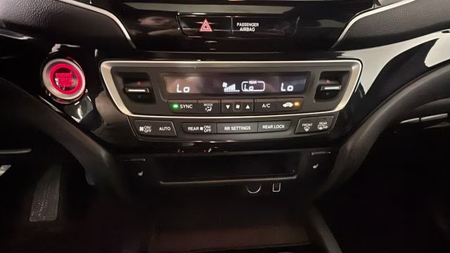 2021 Lunar Silver Metallic Honda Passport Touring AWD SUV