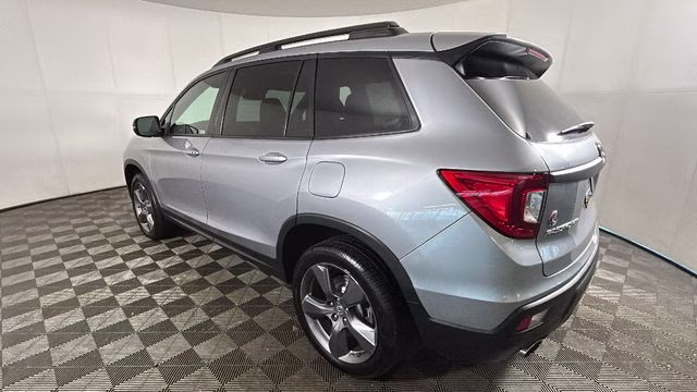 2021 Lunar Silver Metallic Honda Passport Touring AWD SUV