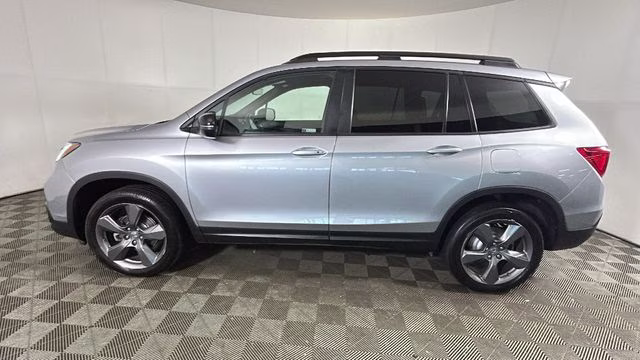 2021 Lunar Silver Metallic Honda Passport Touring AWD SUV