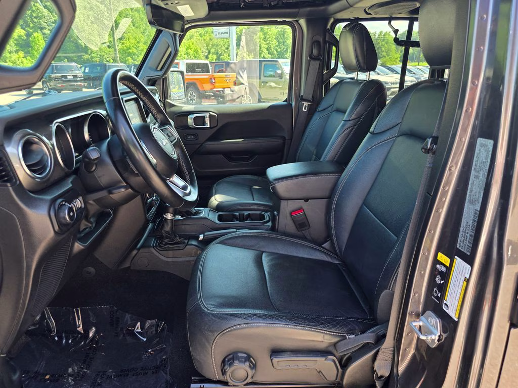 2022 Granite Crystal Metallic Clearcoat Jeep Wrangler Unlimited Sahara 4X4 SUV