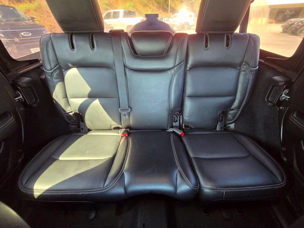 2022 Granite Crystal Metallic Clearcoat Jeep Wrangler Unlimited Sahara 4X4 SUV