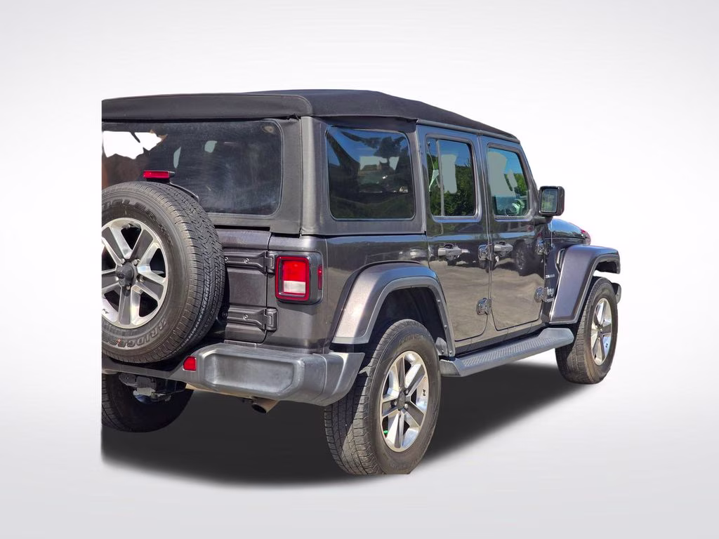 2022 Granite Crystal Metallic Clearcoat Jeep Wrangler Unlimited Sahara 4X4 SUV
