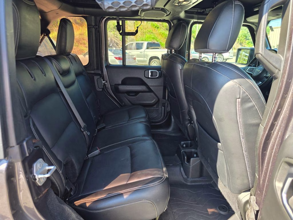2022 Granite Crystal Metallic Clearcoat Jeep Wrangler Unlimited Sahara 4X4 SUV