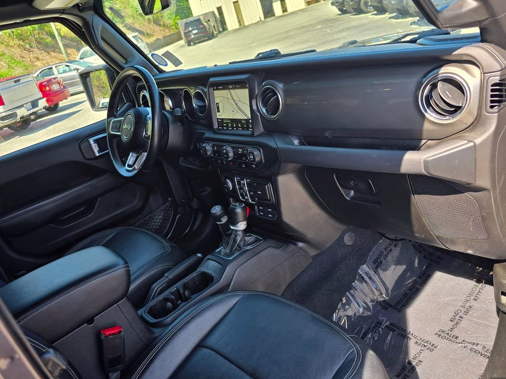 2022 Granite Crystal Metallic Clearcoat Jeep Wrangler Unlimited Sahara 4X4 SUV