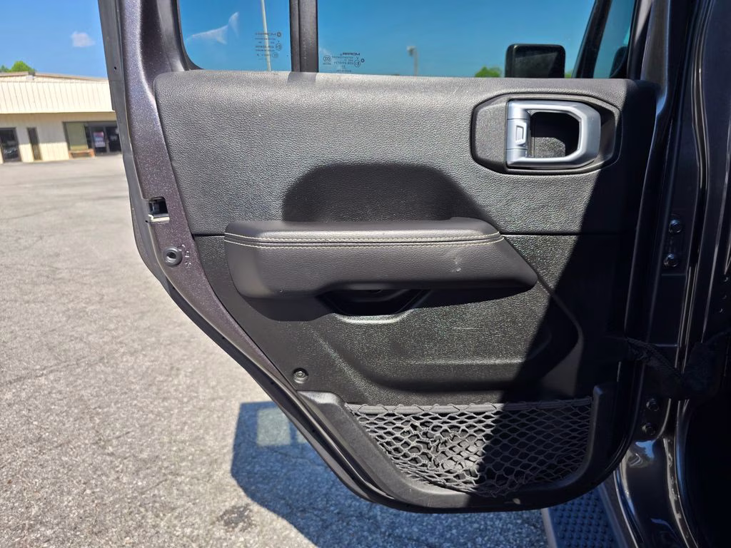 2022 Granite Crystal Metallic Clearcoat Jeep Wrangler Unlimited Sahara 4X4 SUV
