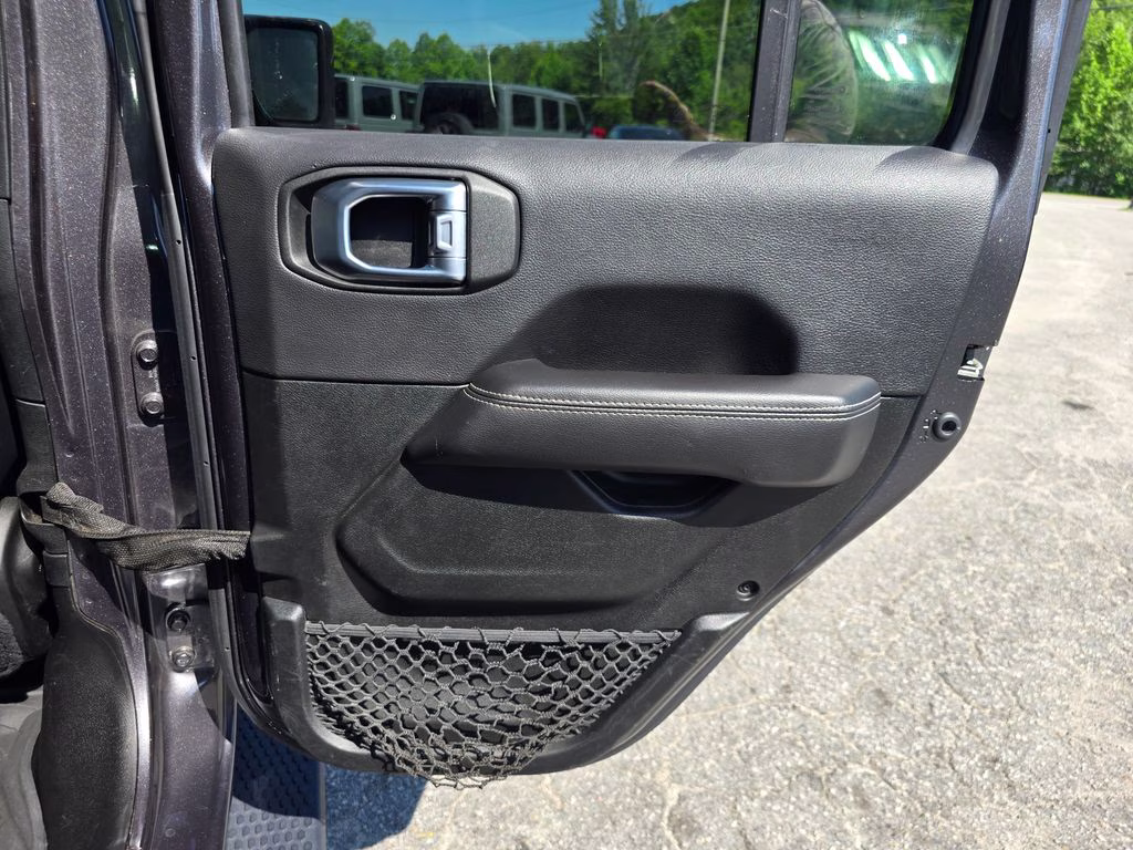 2022 Granite Crystal Metallic Clearcoat Jeep Wrangler Unlimited Sahara 4X4 SUV