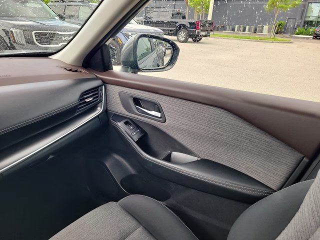 2023 Gun Metallic Nissan Rogue SV FWD SUV