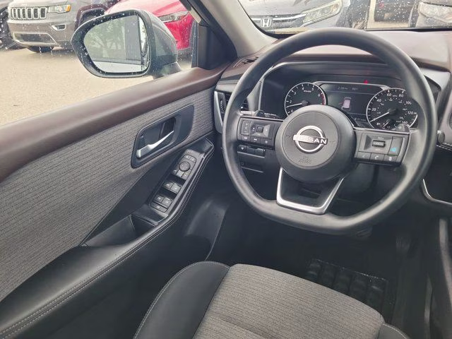 2023 Gun Metallic Nissan Rogue SV FWD SUV