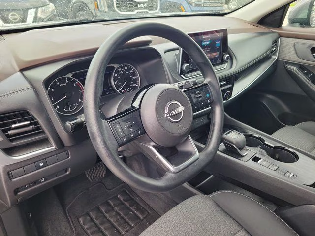 2023 Gun Metallic Nissan Rogue SV FWD SUV