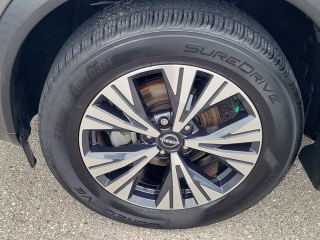 2023 Gun Metallic Nissan Rogue SV FWD SUV