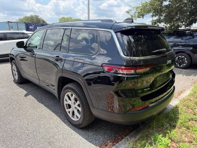2022 Diamond Black Crystal Pearlcoat Jeep Grand Cherokee L Limited 4X4 SUV