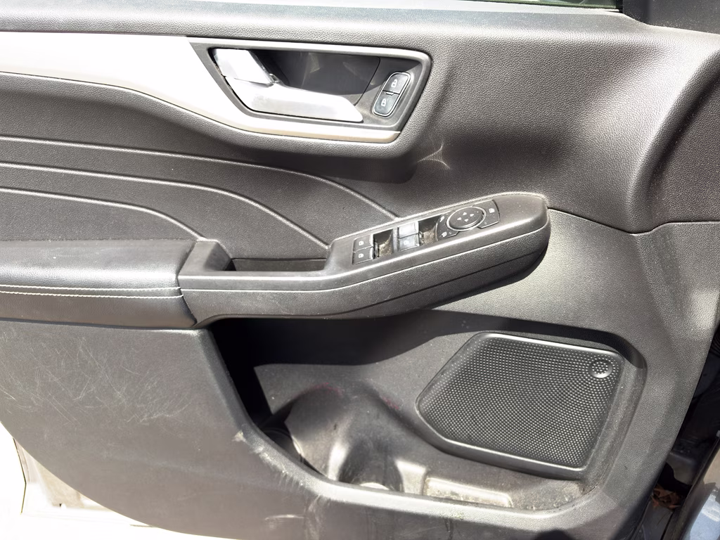 2021 Carbonized Gray Metallic Ford Escape SE AWD SUV
