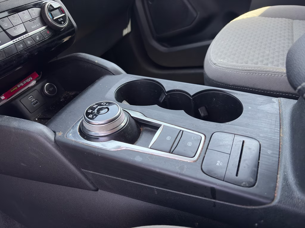 2021 Carbonized Gray Metallic Ford Escape SE AWD SUV