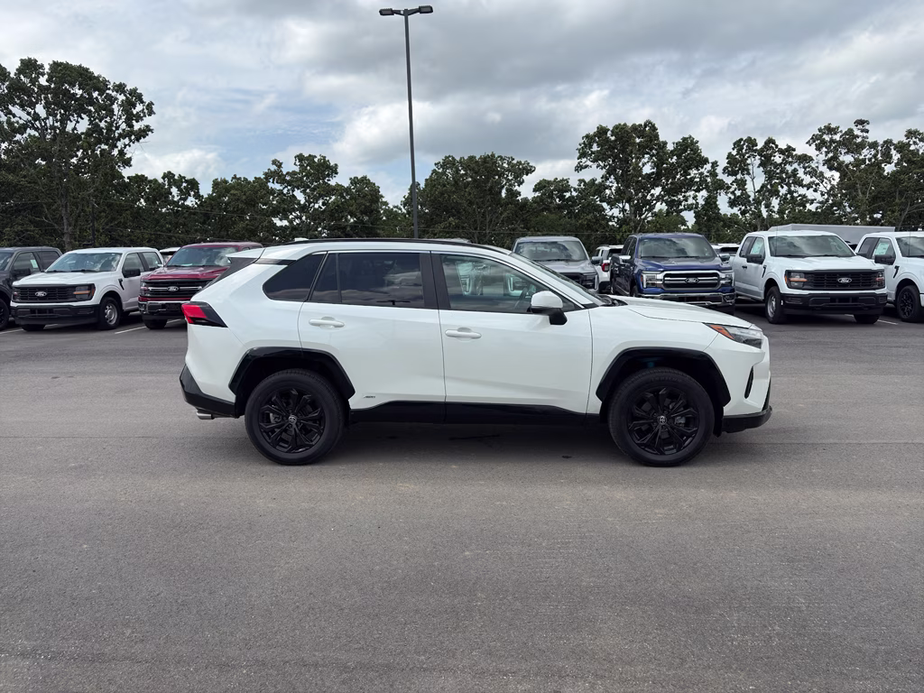 2022 Blizzard Pearl Toyota RAV4 Hybrid SE AWD SUV