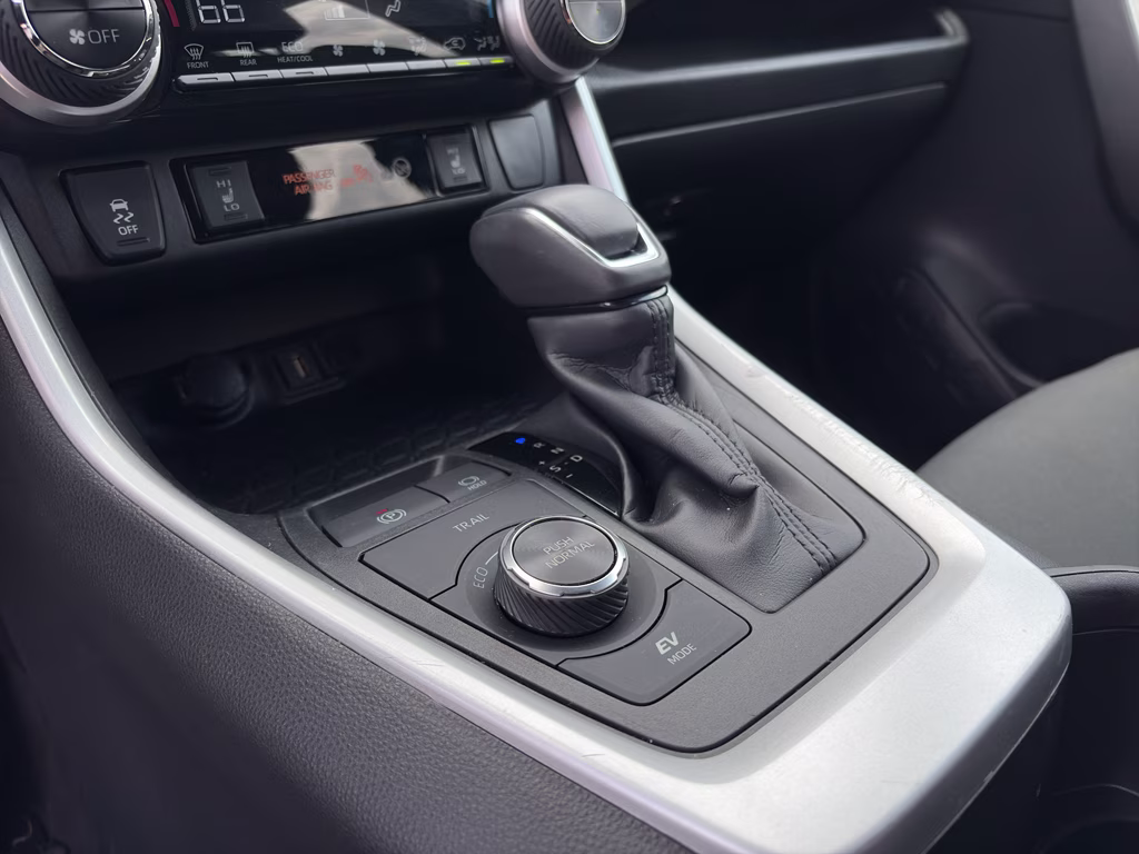 2022 Blizzard Pearl Toyota RAV4 Hybrid SE AWD SUV