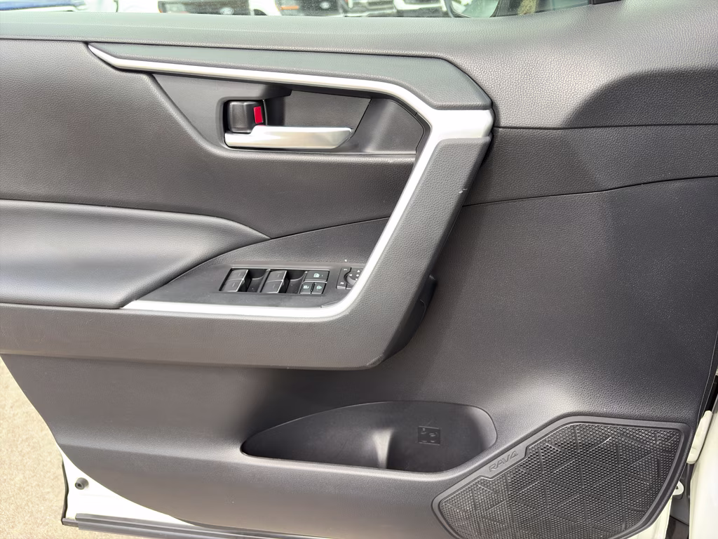 2022 Blizzard Pearl Toyota RAV4 Hybrid SE AWD SUV