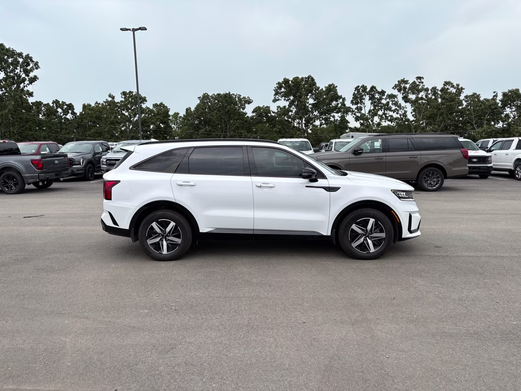 2022 Glacial White Pearl Kia Sorento EX FWD SUV
