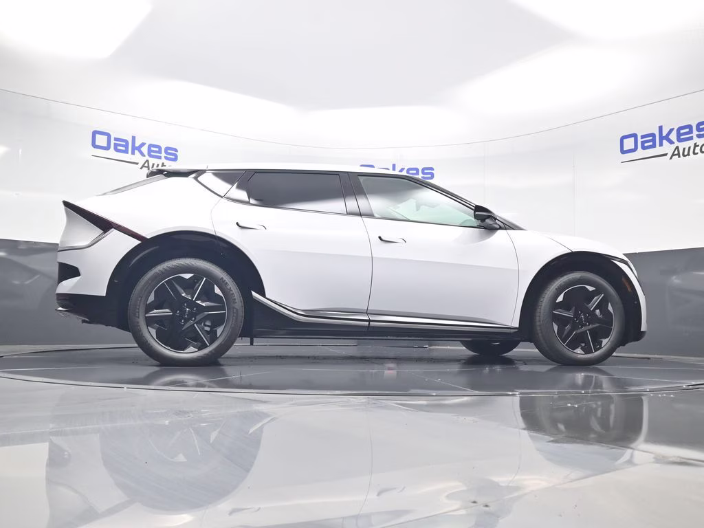 2026 Glacial White Pearl Kia EV6 Wind AWD SUV