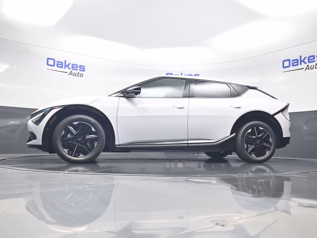2026 Glacial White Pearl Kia EV6 Wind AWD SUV